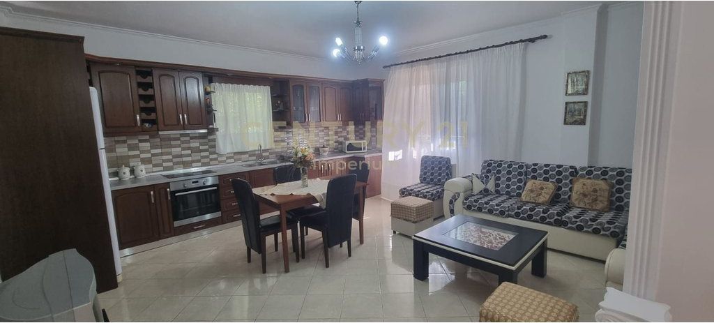 🏡 Shtëpi Private 2+1 me Qira – Kombinat, Tiranë