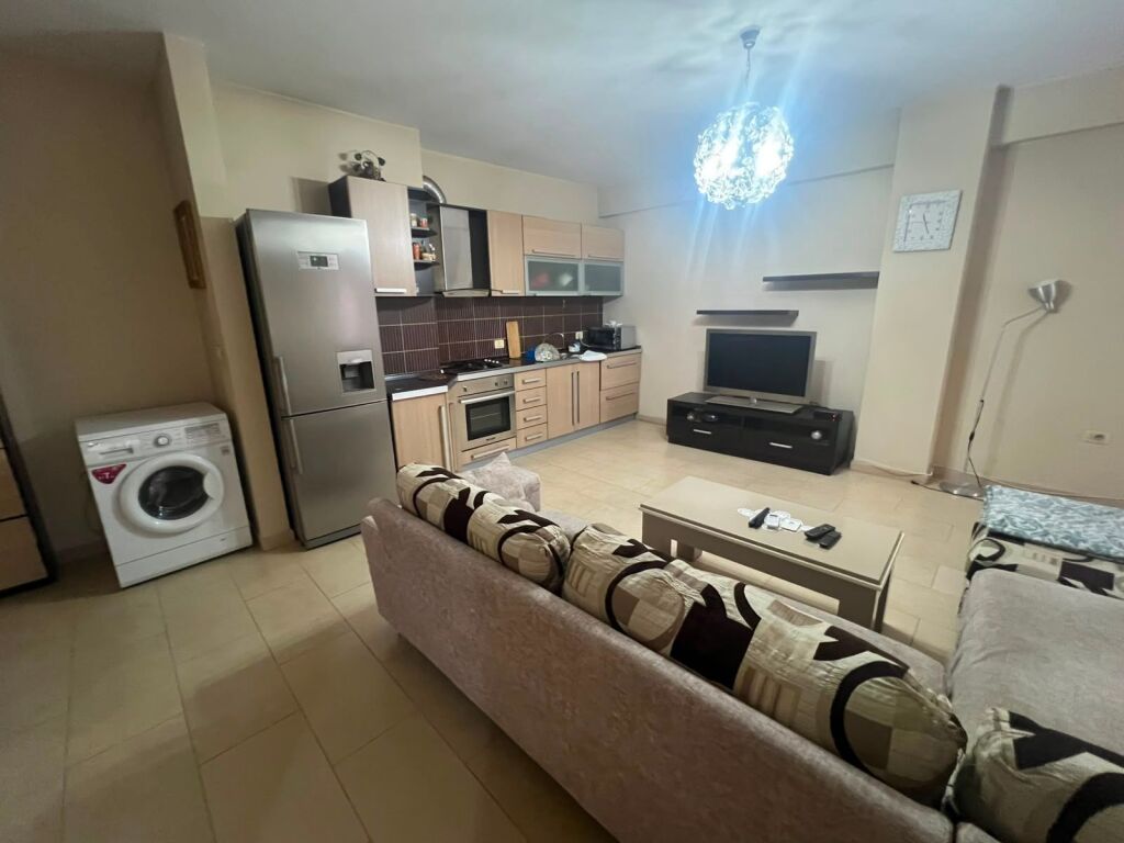 Xhamia Don Bosko, jepet me qera apartament 2+1.
