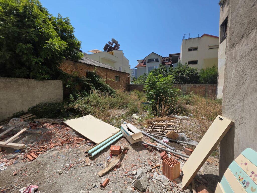 Pronë me Potencial të Lartë në Rrugën Hysen Myshketa, Durrës