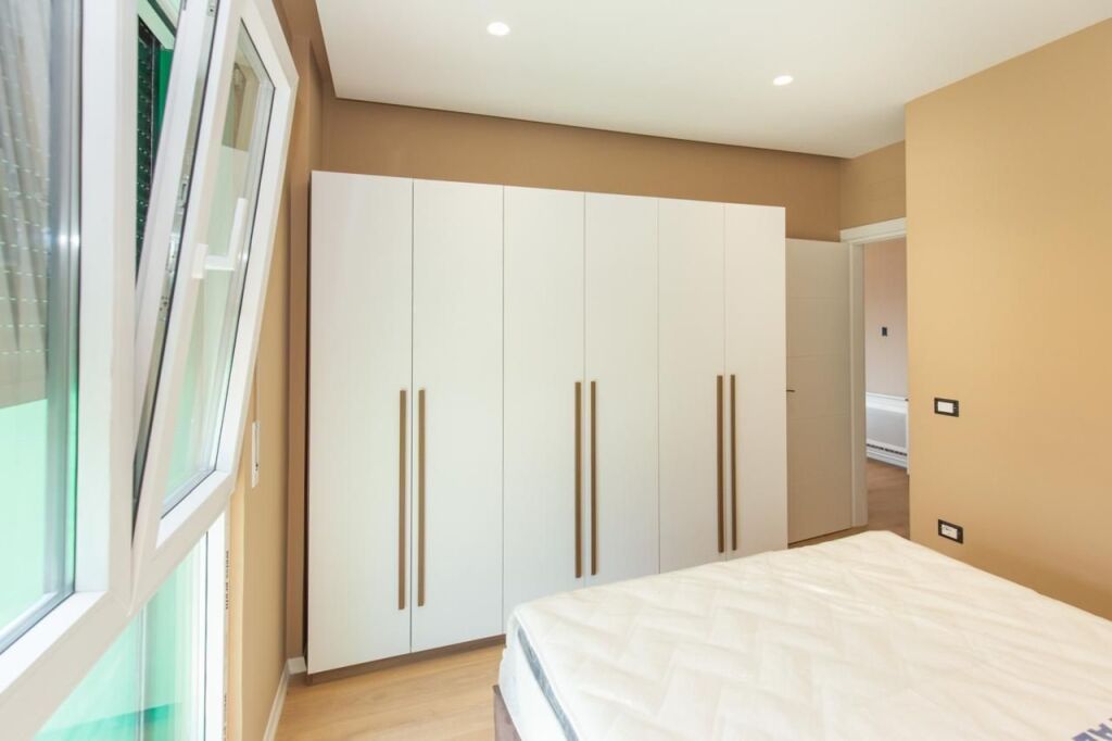 Apartment 1+1 for rent is given on Jordan Misja Street, near Valencia Pastry Shop.