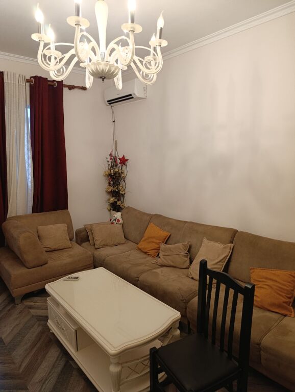 Qera | Apartament 1 + 1 | Rruga 5 Maji | 500 €/muaj