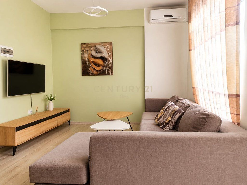 2+1+2 apartment for rent near the Botanical Garden, next to the Mateo Complex