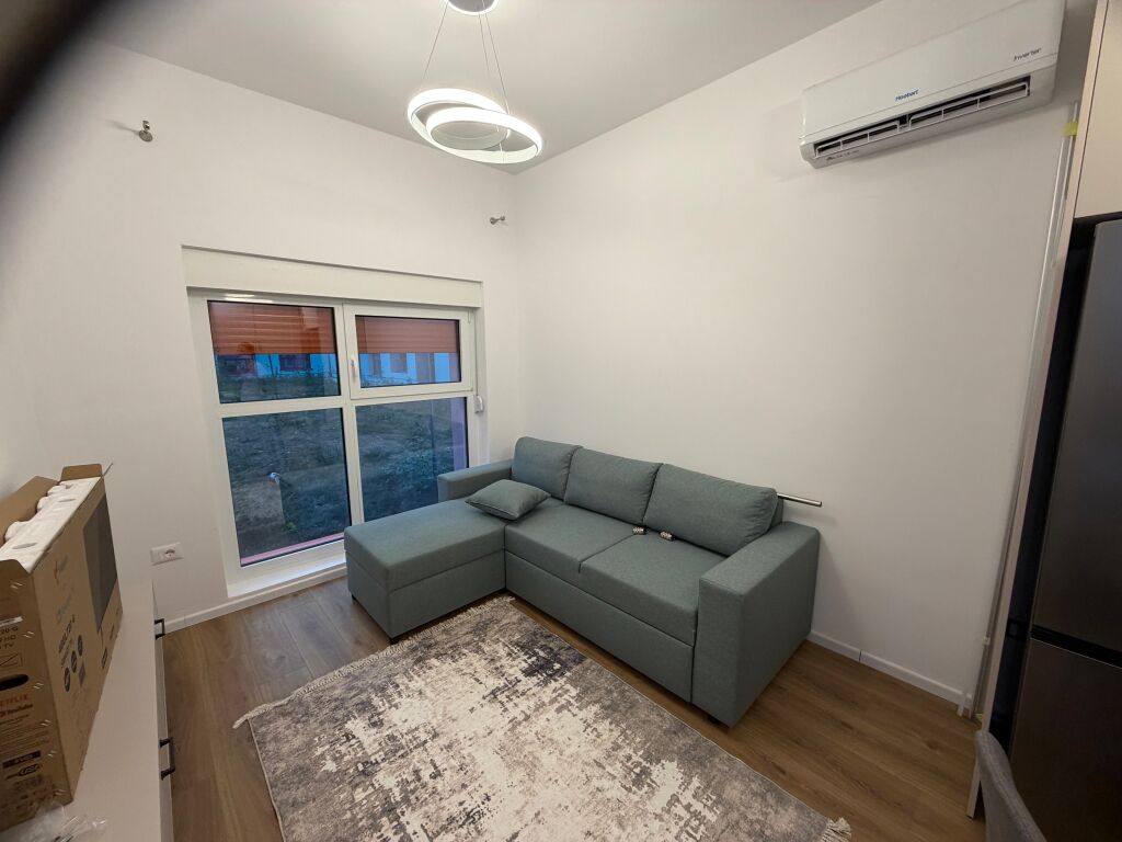 🏡 Appartamento 1+1 in affitto 📍 Residenza Kadiu, Ali Demi 🏢 2° piano con ascensore 💰 Prezzo: 40.000 lek/mese
