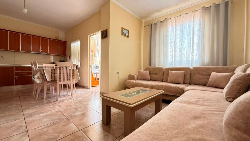 Shitet Apartament 2+1 tek Kafja e Rremes