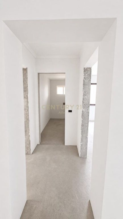Shitet apartament 3+1+2 tualete tek Myslym Shyri!