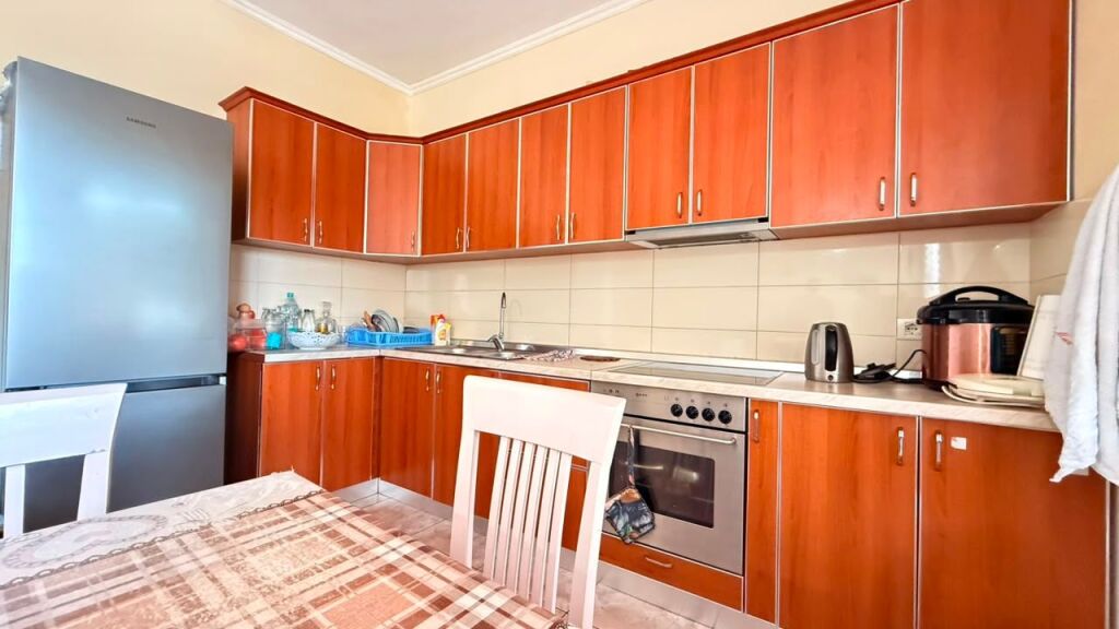 Shitet Apartament 2+1 tek Kafja e Rremes