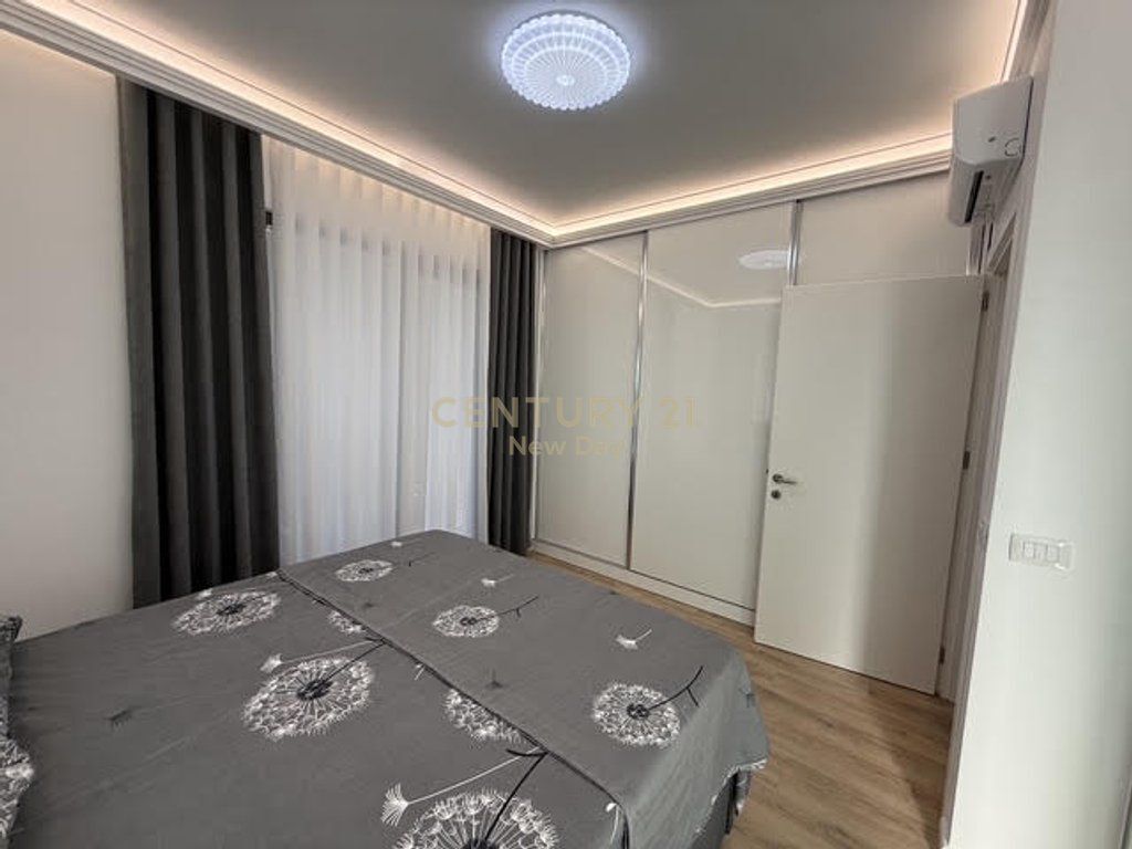 Appartamento appena arredato in affitto  posto auto 1.200 € /Mese