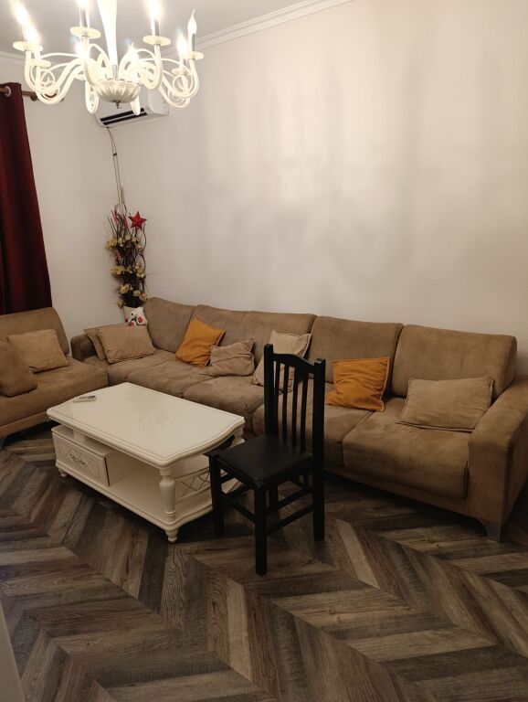Qera | Apartament 1 + 1 | Rruga 5 Maji | 500 €/muaj