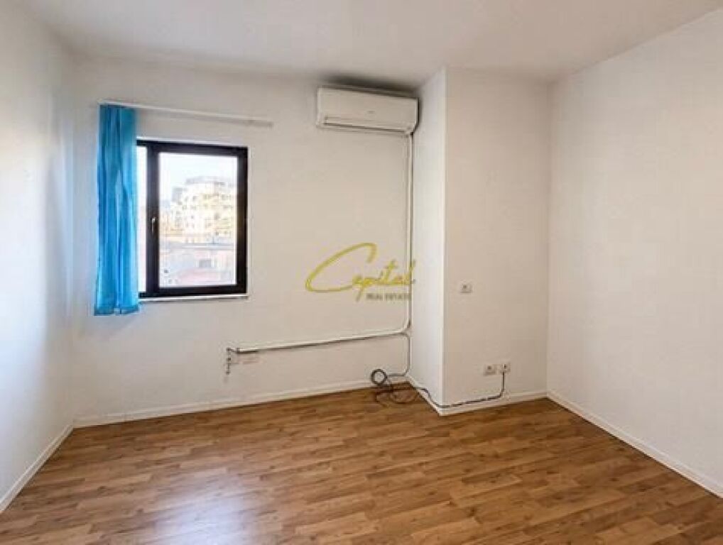 LOCALE COMMERCIALE IN AFFITTO 75 M2 VIA KOSOVAREVE 60.000 LEKE