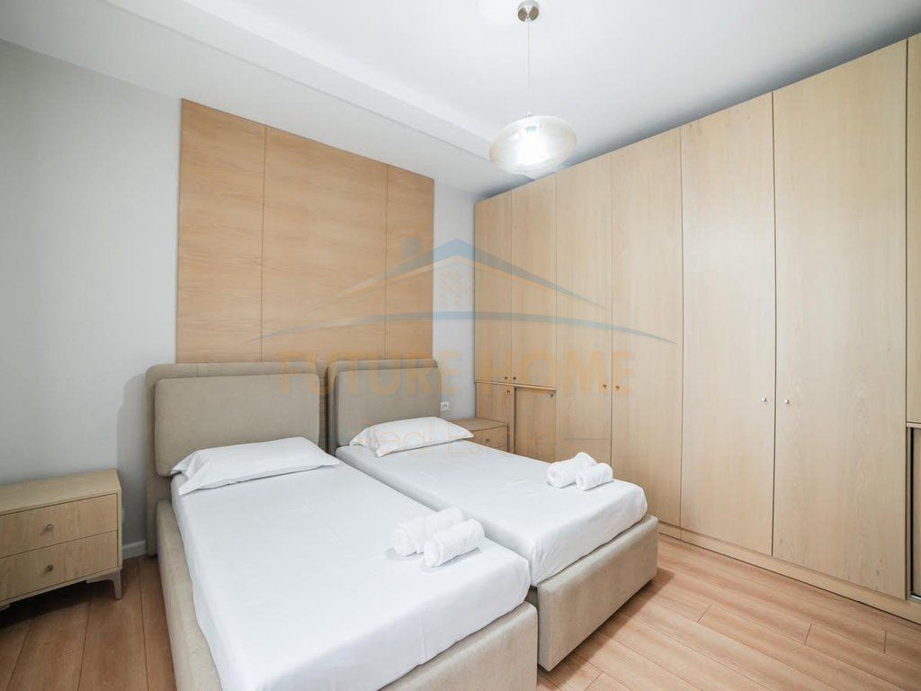 SHITET APARTAMENT 2+1 PRANE PAZARIT TE RI