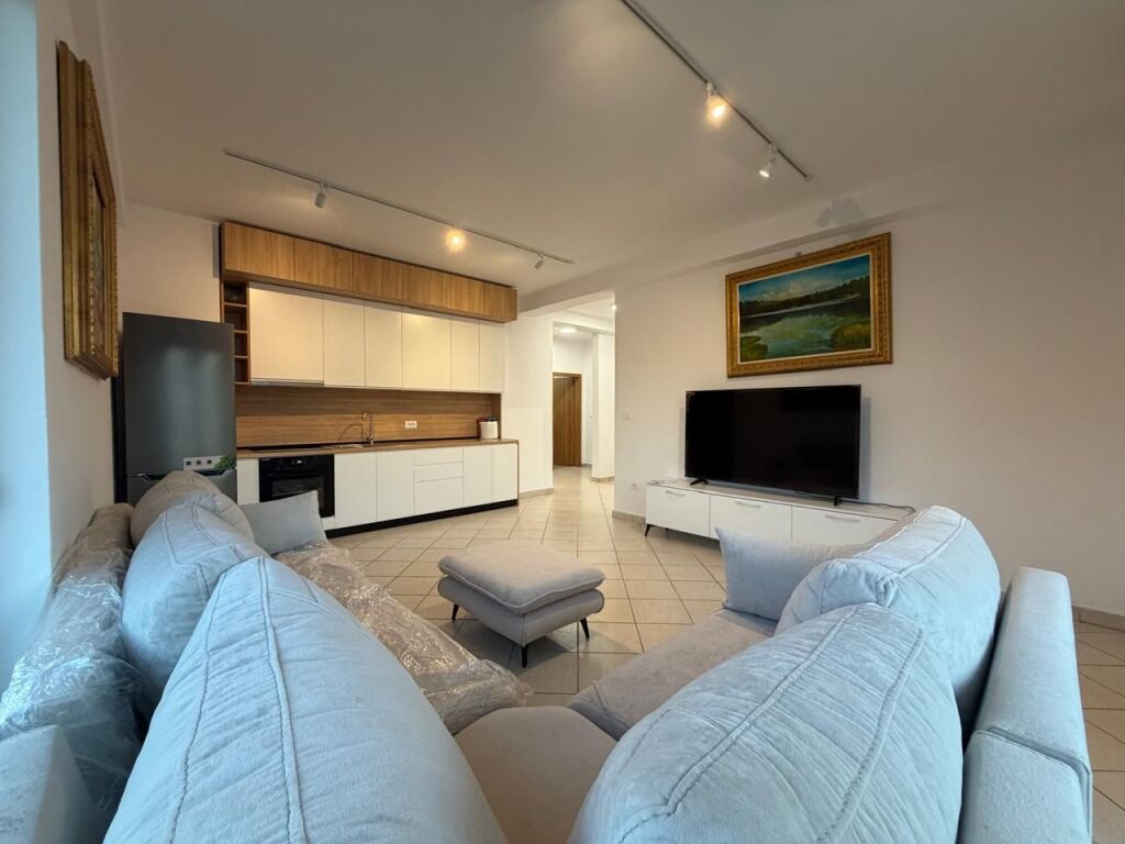 Apartament 2+1 per qera Astir !