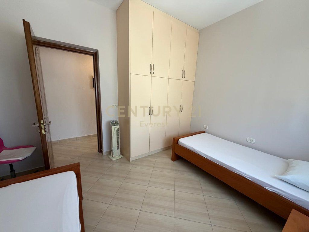 SARANDË, SHESIM APARTAMENT 2+1 ME PAMJE NGA DETI