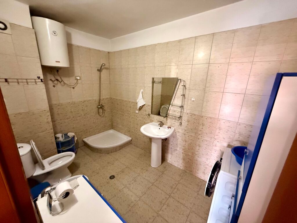 📣 RENT Apartment 1+1 📍 Siri Kodra Street, Inside the Small Ring, Near “Xhangolli” Market ✨  🏢 New Building 📐 6th Floor (With Elevator) 🔹 2 Balconies 🛋️ Furnished  💶 Price 60,000 Leke/Month