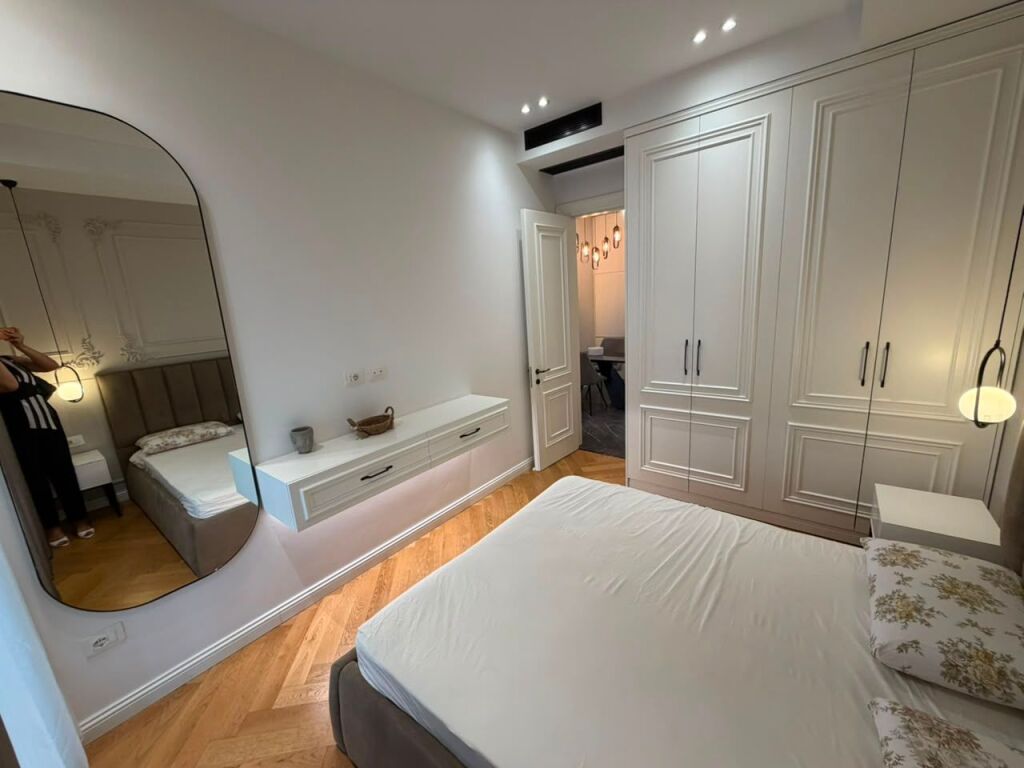 🏡 AFFITTASI APPARTAMENTO 1+1 CON PARCHEGGIO IN  📍 Complesso Deliorgji💰 Prezzo: 120.000 lek/mese Trattabile