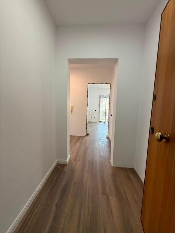 APARTAMENT PËR SHITJE PRANË BULEVARDIT ZOGU I