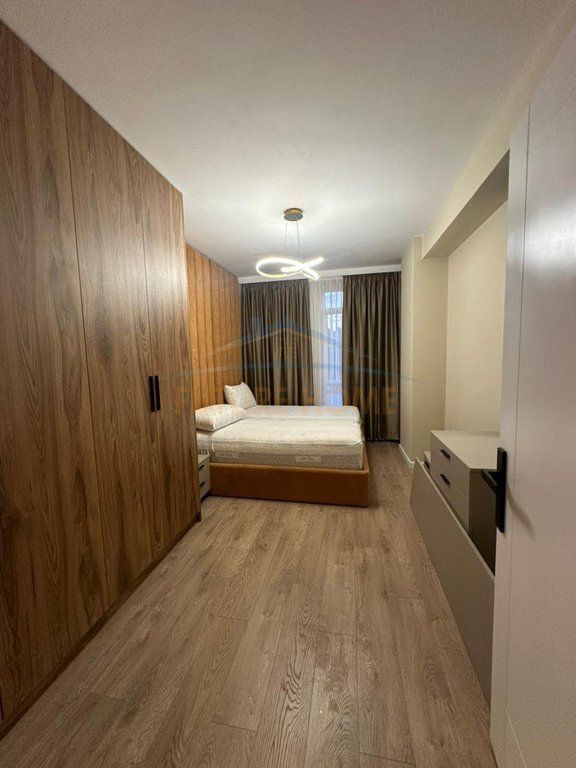 Shitet Apartament 3+1 – Pranë Vilës L , UNA71333