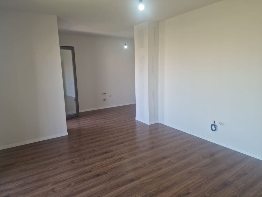 Apartment 2+1+2 bathrooms empty for rent for offices or residence at "Dritan Hoxha" Street