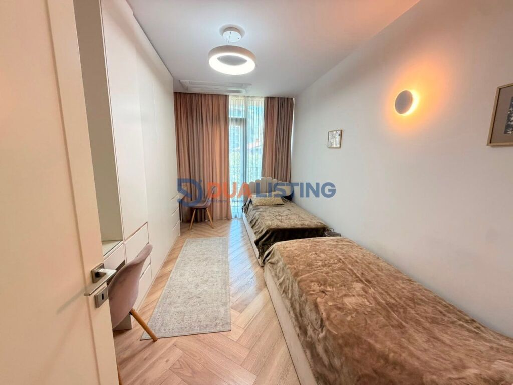 Shitet Apartament 3+1 – Rezidenca Lake View, Rruga e Kosovareve!