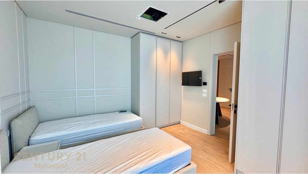 2+1+2+TWO PARKING SPACE FOR RENT, DOWNTOWN ONE!