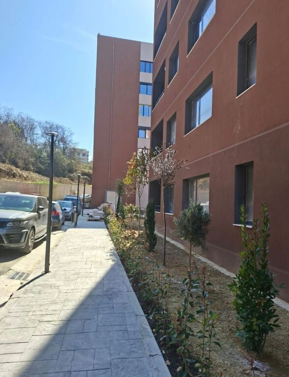 🏡 Shitet Apartament 2+1+2 rr.Elbasanit. 