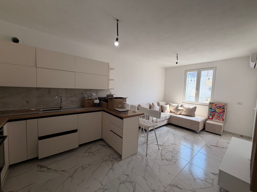 Appartamento 1+1 in affitto a Golem con vista mare