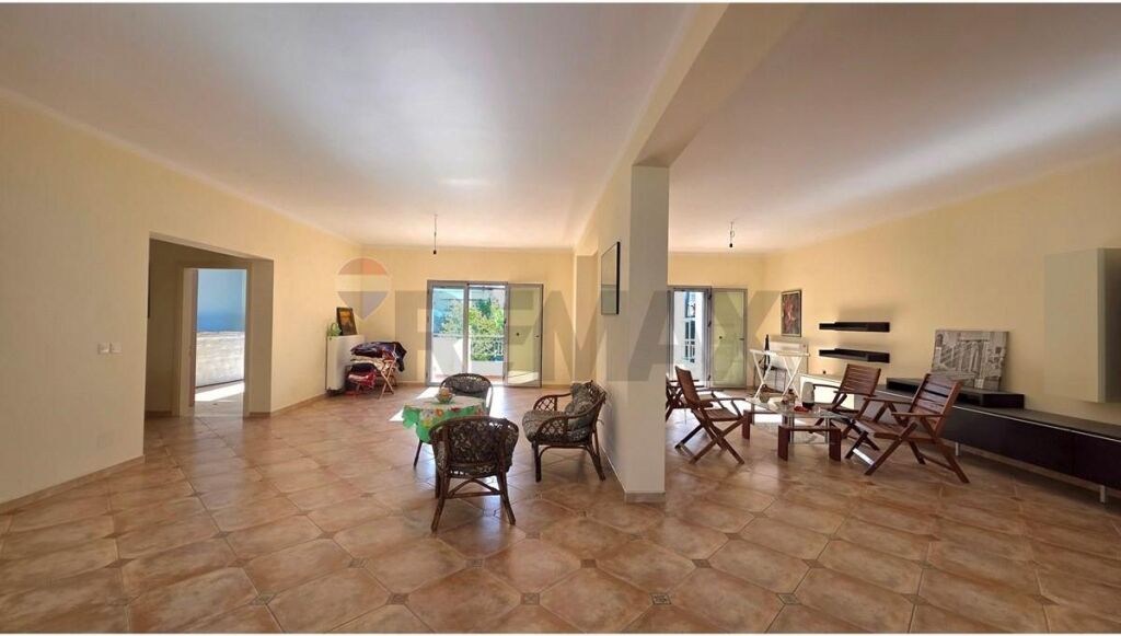 🏡 SUPER OKAZION – APARTAMENT 181 m² PËR SHITJE | VLORË