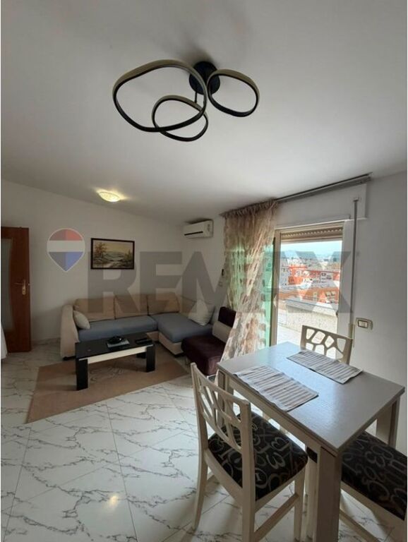 Apartment 2+1 for rent at Kavaja Street!