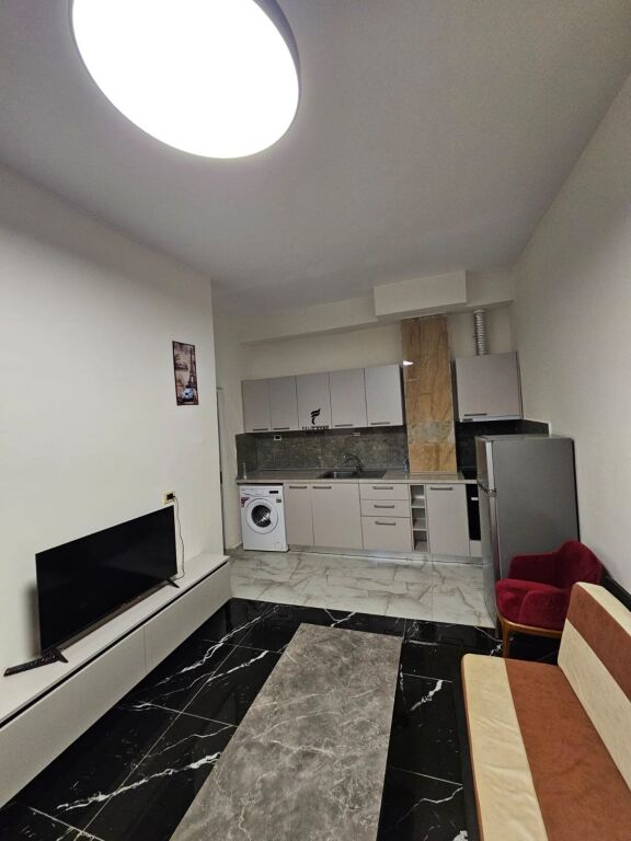 APARTAMENT ME QERA 1+1 ALI DEMI 40.000 LEKE FH-89546
