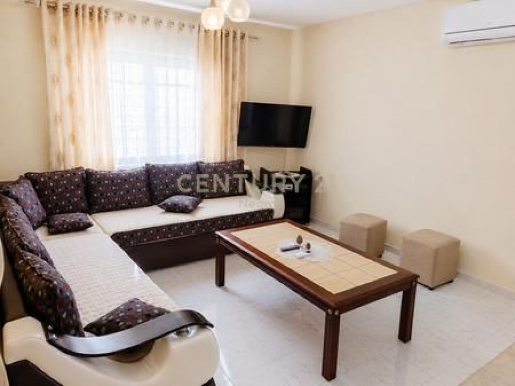 Jepet Apartament me Qira 1+1 - 45000 ALL