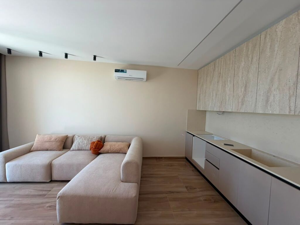 Shitet Apartament 1+1+verande te Mali Robit