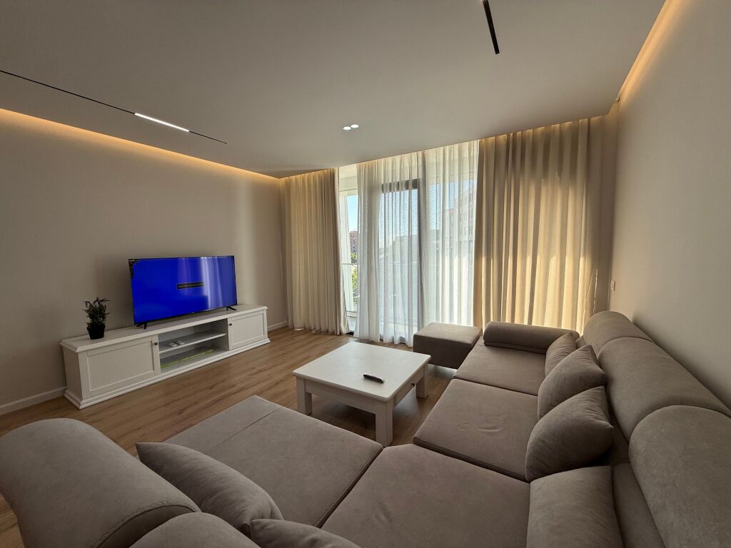 Apartament me qira 1+1, Jordan Misjaq