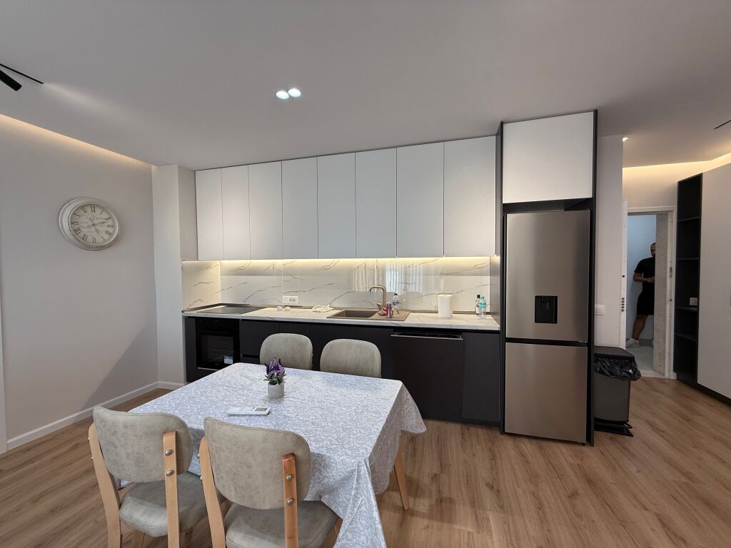 Apartament me qira 1+1, Jordan Misjaq