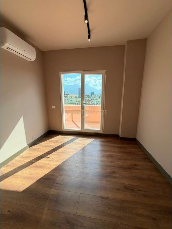 APARTAMENT 3+1+2 ME QIRA | PETRO NINI