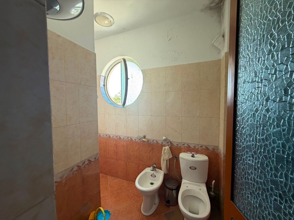 In affitto 2+1+2 bagni secondo piano abitazione