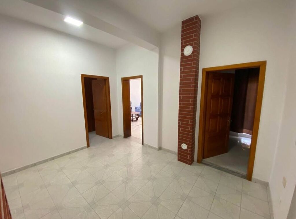 SHTEPI ME QERA 2+1 + PARKIM - SAUK, TIRANE