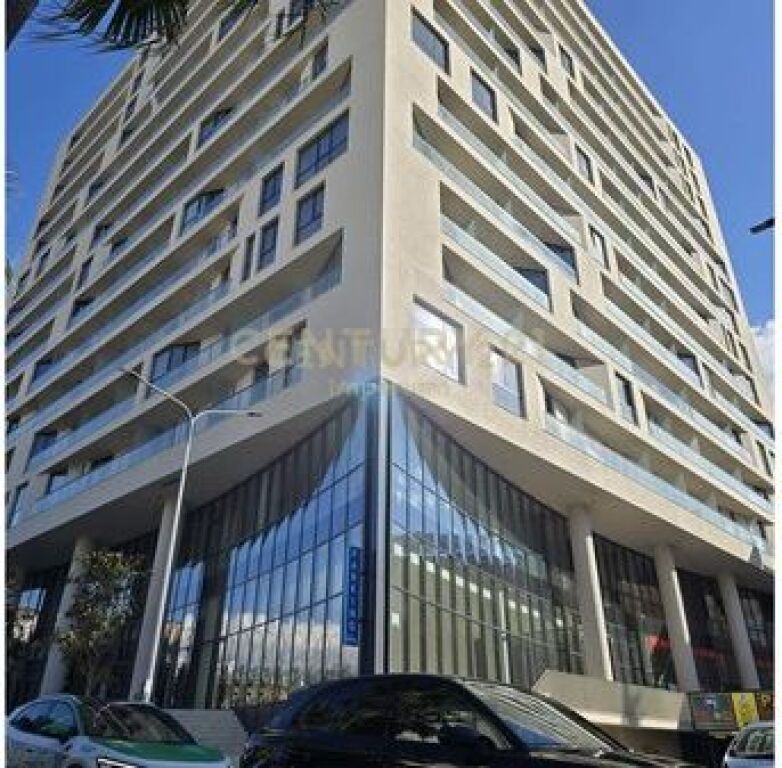 Apartment 2+1+2 with parking space for rent – Ideal for offices/ various businesses
