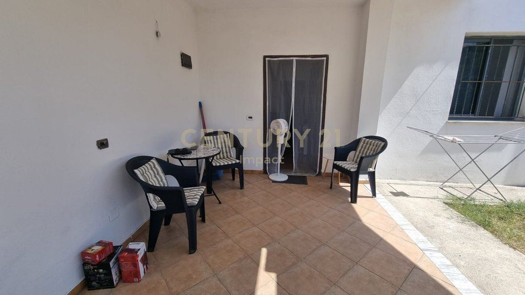 Shtepi private 2+1 Me Qira tek Spitali Ushtarak, Tiranë - 400€