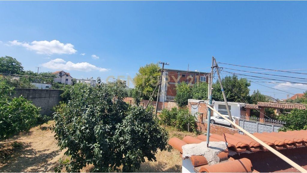Shtepi private 2+1 Me Qira tek Spitali Ushtarak, Tiranë - 400€