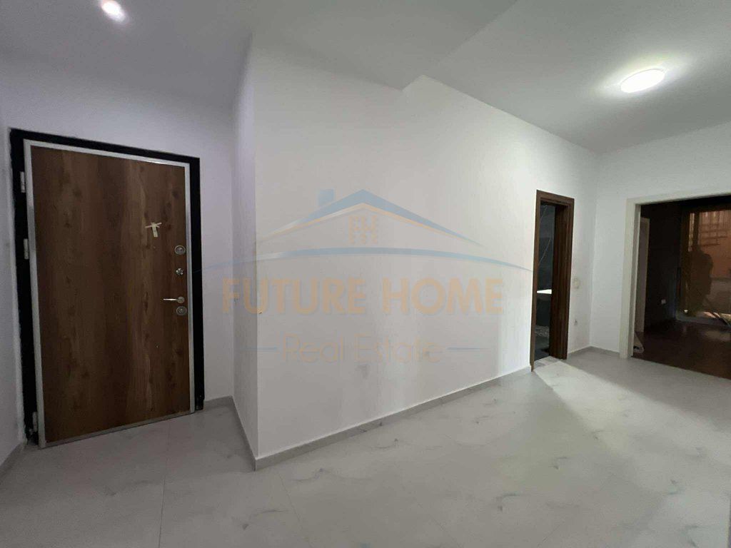 For sale, 3+1 Apartment, Kavaja Street, UNA57793
