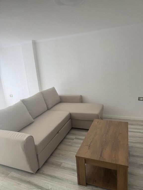 Appartamento 1+1 in affitto in Via 5-Maji.