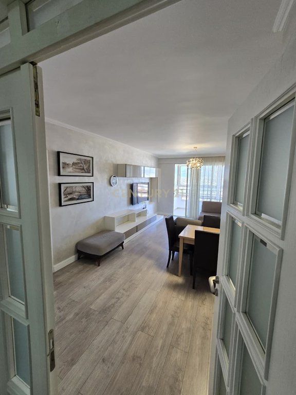 Shitet apartament 3+1 tek Casa Italia!!