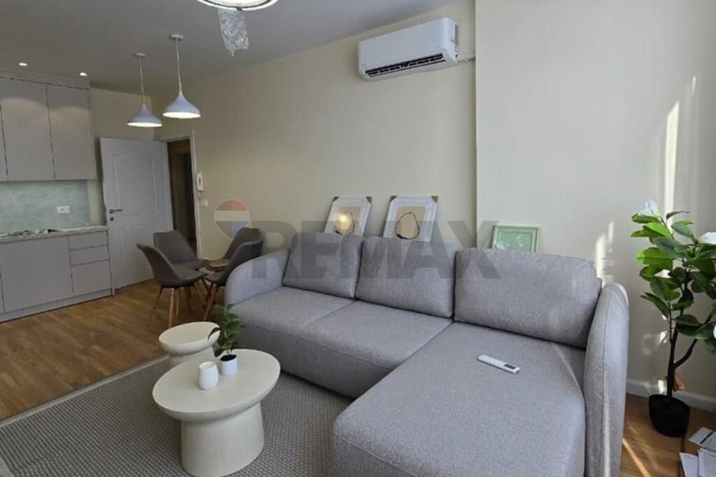 Apartament - Për Shitje - Qendra Kristal, Tiranë