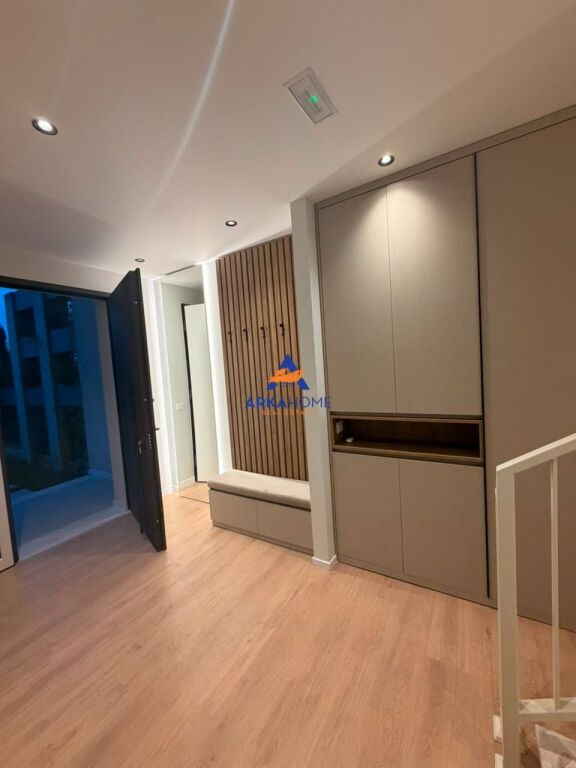 JEPET ME QERA VILE 3-KATËSHE+2 POSTE PARKIMI "TE RESIDENCA GREEN VALLEY,LIQENI I THATË" 400.000 LEKE