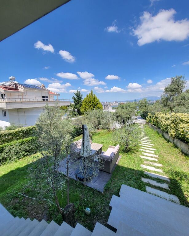 🏡 JEPET ME QIRA VILË – LIQENI I THATË