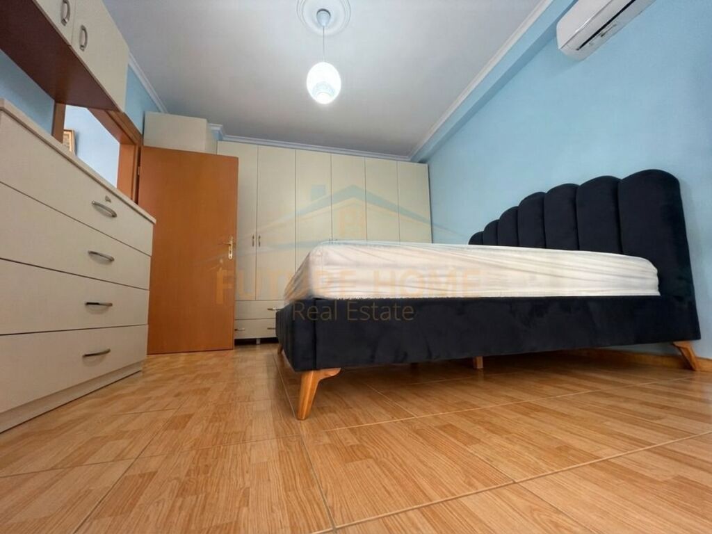 Affitto, Appartamento 1+1, Via Barrikadave, Tirana.