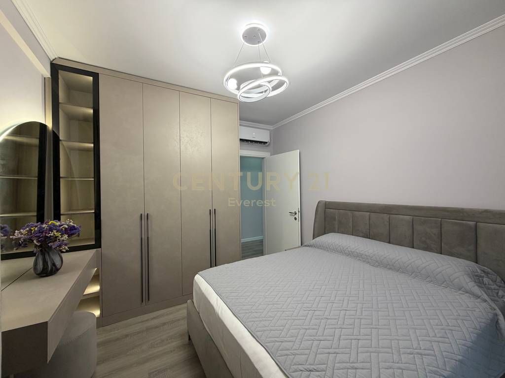 RRUGA DRITAN HOXHA, APARTAMENT 2+1+2 PER QIRA !