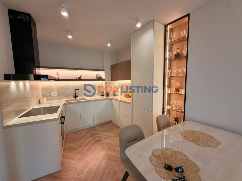 Shitet Apartament 3+1 – Rezidenca Lake View, Rruga e Kosovareve!