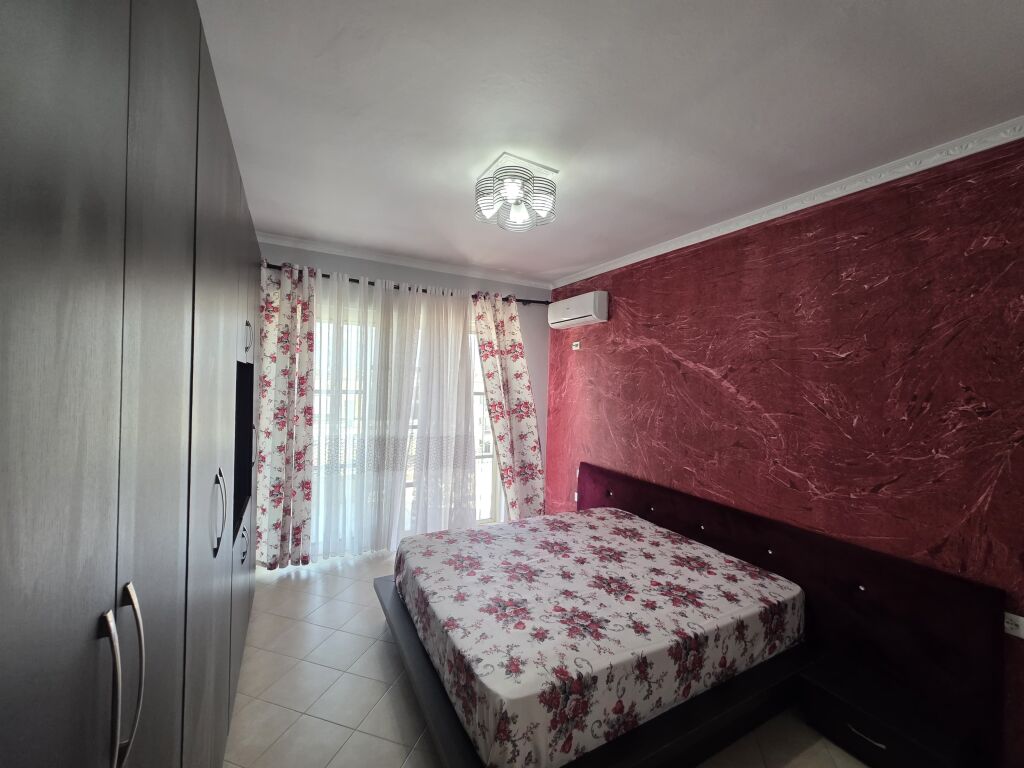 Jap shtepi me qera 3+1+2 me verande 70 mt2 si tip penthause