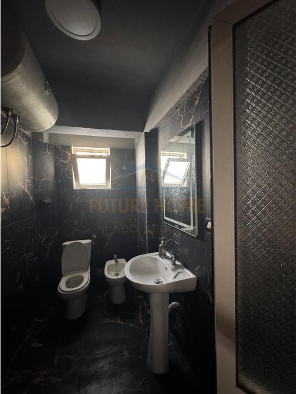Qera, Ambjent Biznesi, BLUE STAR , Durres