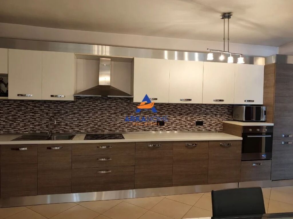 APPARTAMENTO 2+1+BALCONE IN AFFITTO "RRUGA FROSINA PLAKU" 725 EURO